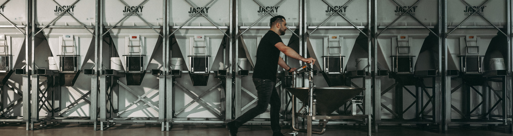 Koffiebrander en inpakmedewerker