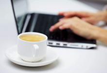 8 redenen waarom dat extra kopje koffie op het werk juist goed is